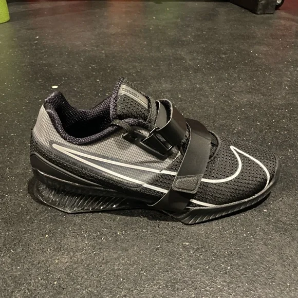 Men’s Nike Romaleo 4 - Picture 8 of 9